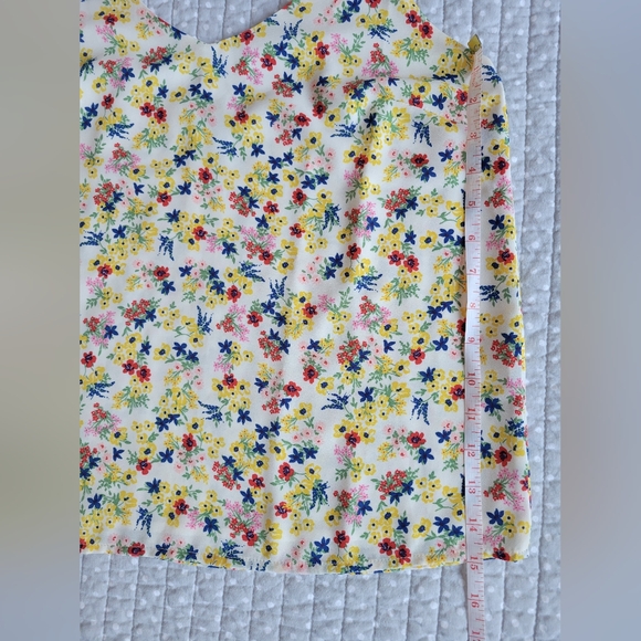 EUC Size S Banana Republic Tank Top Blouse. Lightweight and Lined. Beautiful. - Picture 5 of 10